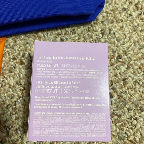 Clinique Bundle - Picture 2 of 3